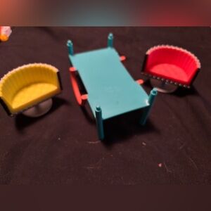 MGA LOL SURPRISE 4 PC FURNITURE CHAIRS BED TRUNK DOLLS GUC